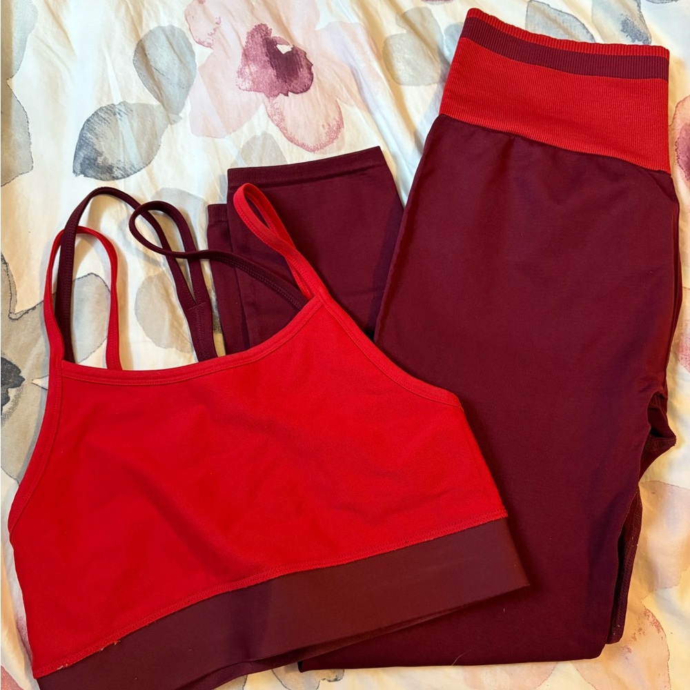 Fabletics workout set - Picture 2 of 4